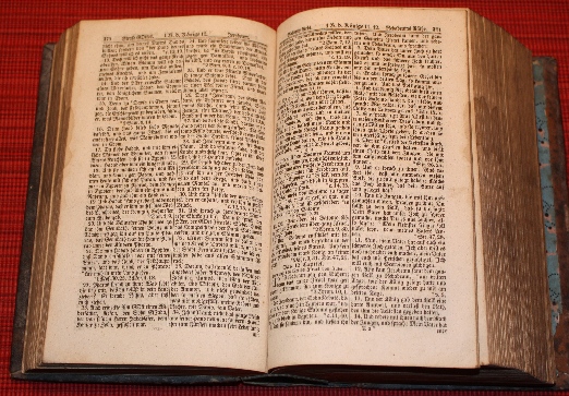 Alte Bibel im Besitz von Tini Ocken, Victorbur