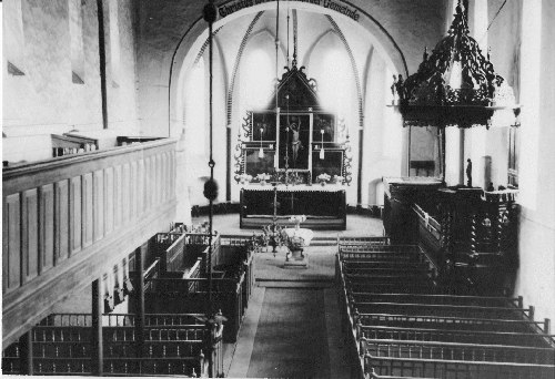 Kircheninneres vor der Renovierung 1960